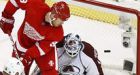 Red Wings hang on to beat Avalanche